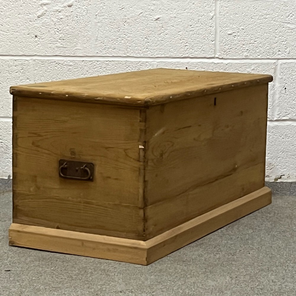 Victorian Pine Flat Top Blanket Box View V