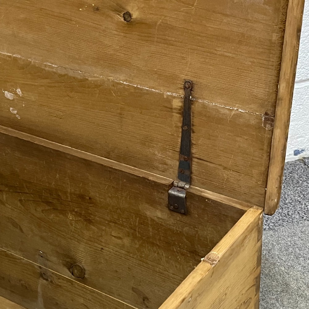 Victorian Pine Flat Top Blanket Box View VII