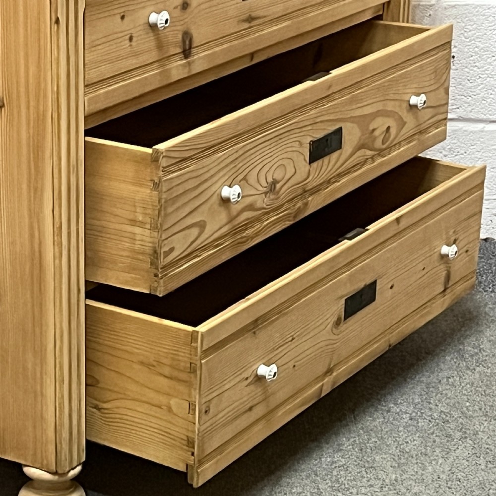 Antique Pine 4 Drawer Chest Of Drawers  View V