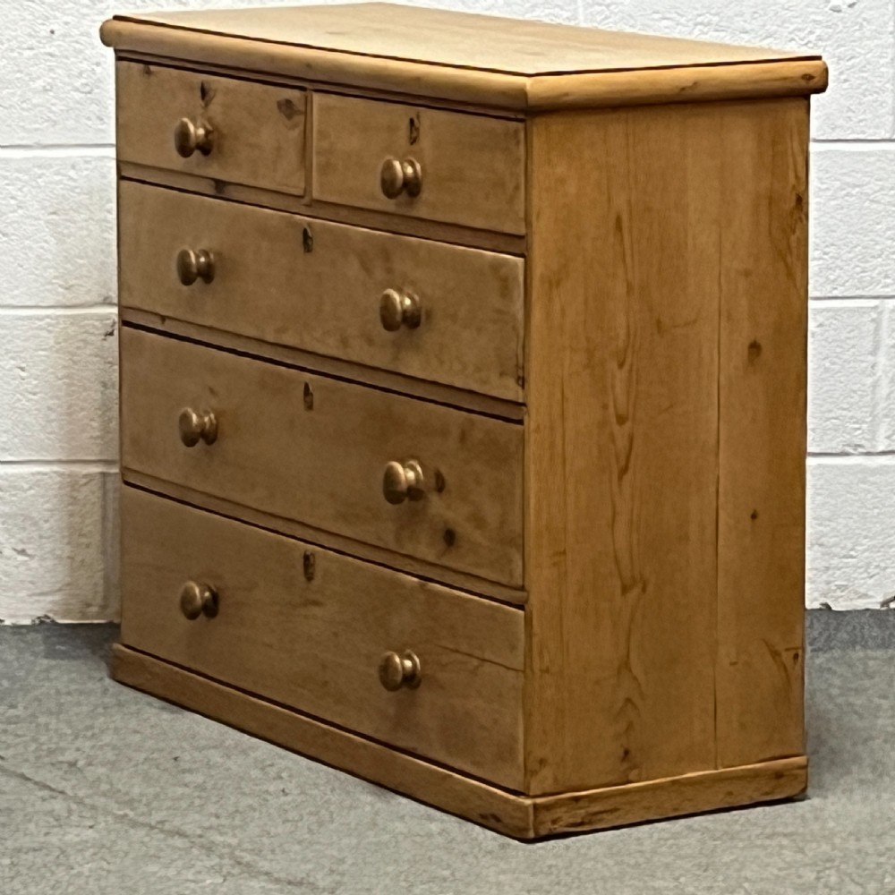 Small Late Victorian Pine 2 Over 3 Chest Of Drawers View II