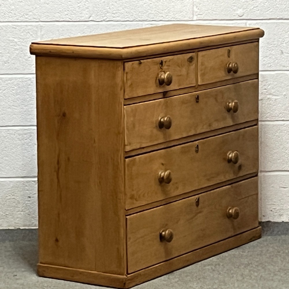 Small Late Victorian Pine 2 Over 3 Chest Of Drawers View III