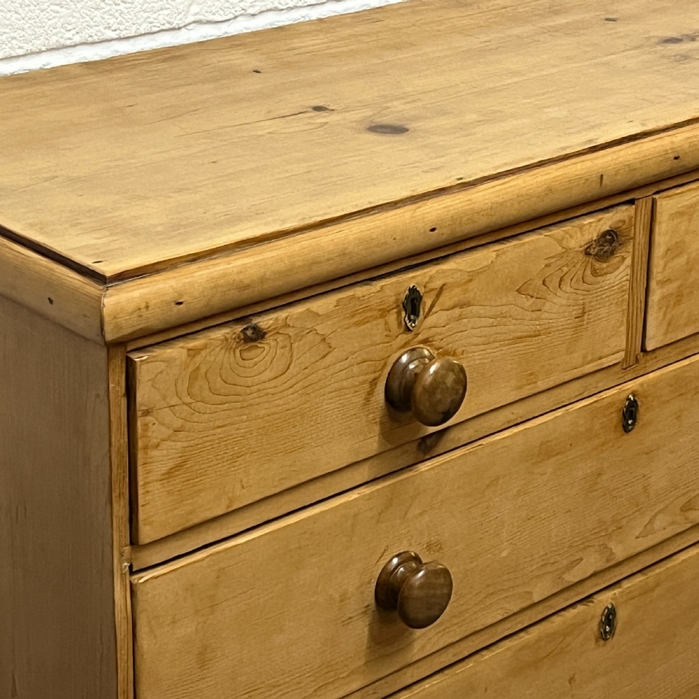Small Late Victorian Pine 2 Over 3 Chest Of Drawers View V