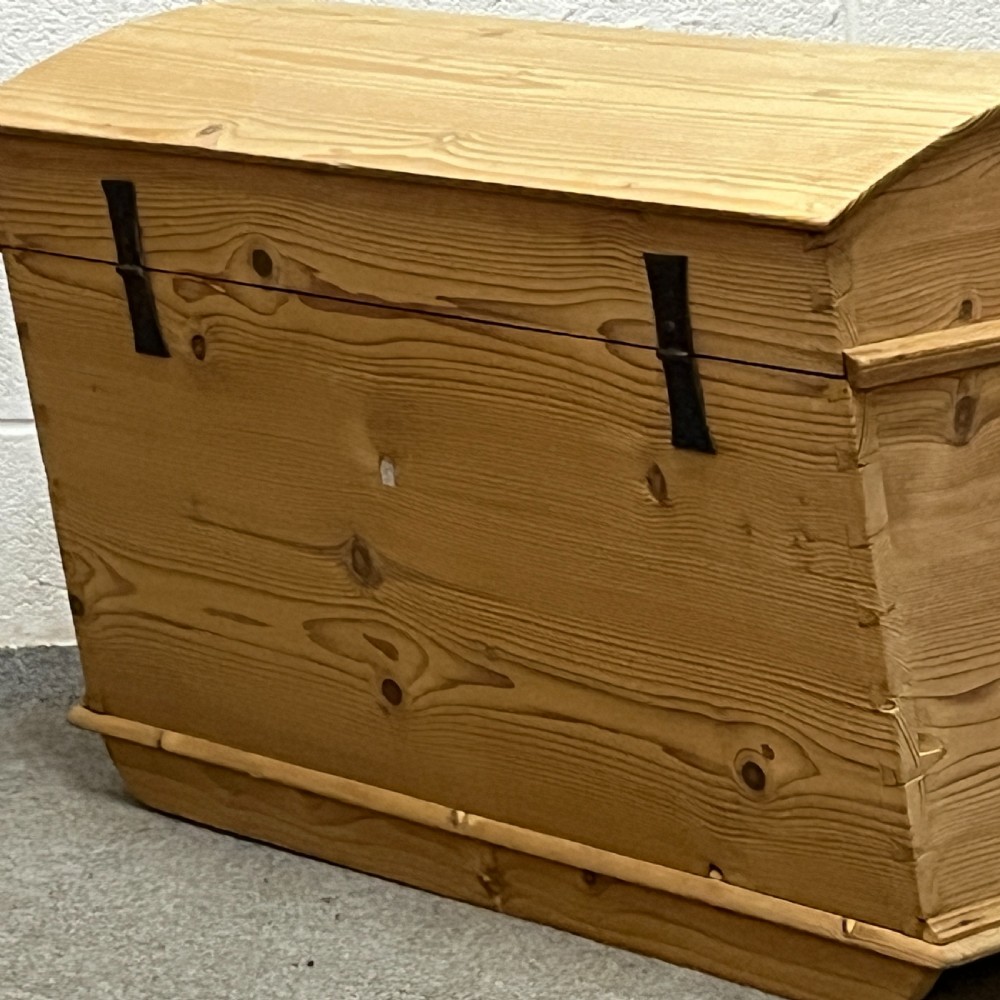 Antique Pine Dome Top Blanket Chest View IX