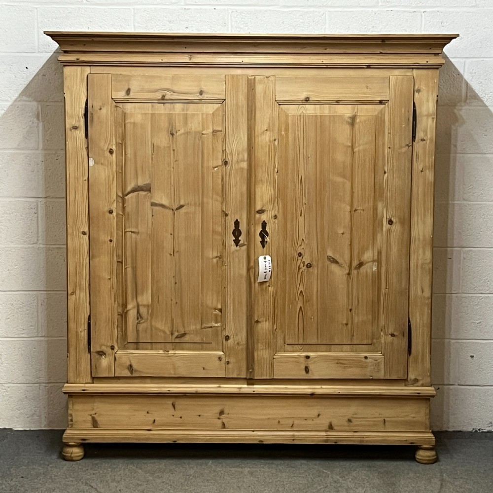 Large Antique Pine Double Wardrobe (Dismantles)