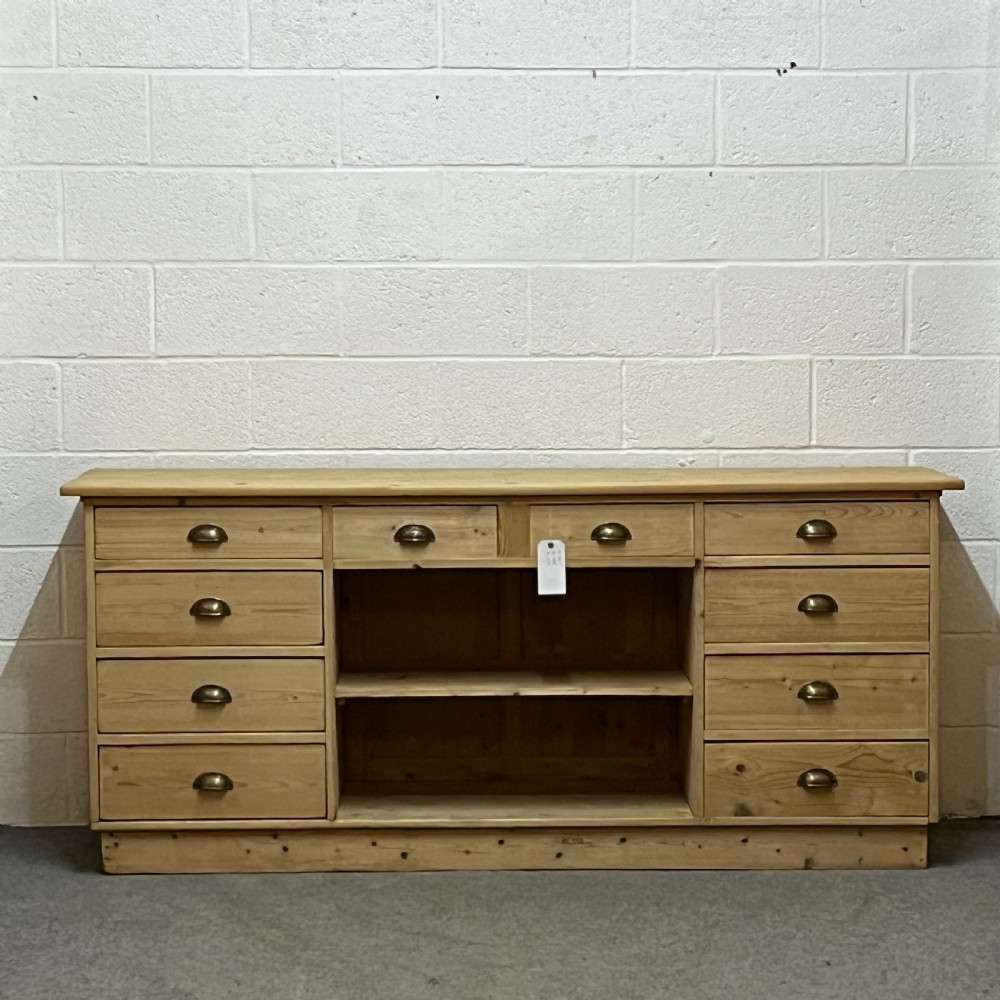 Very Large Pine Sideboard With 10 Drawers