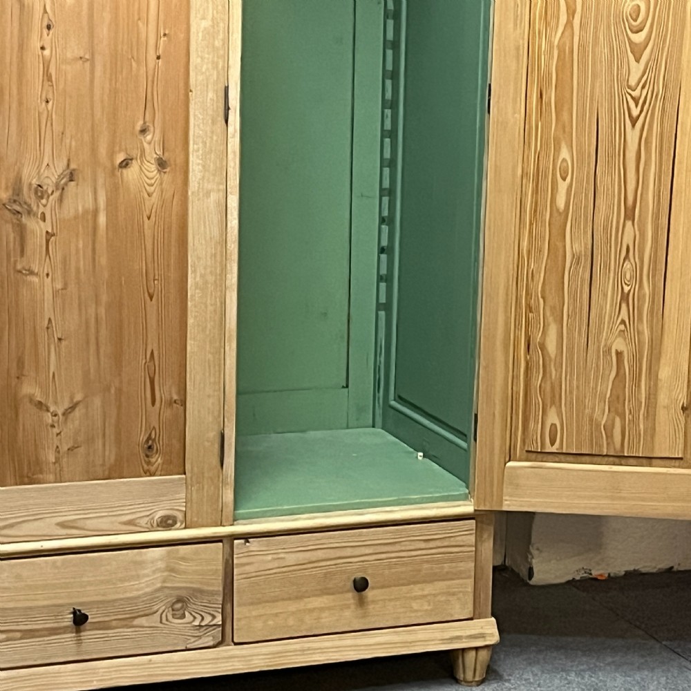 German 1930’s Pine Triple Wardrobe (Dismantles) View VII