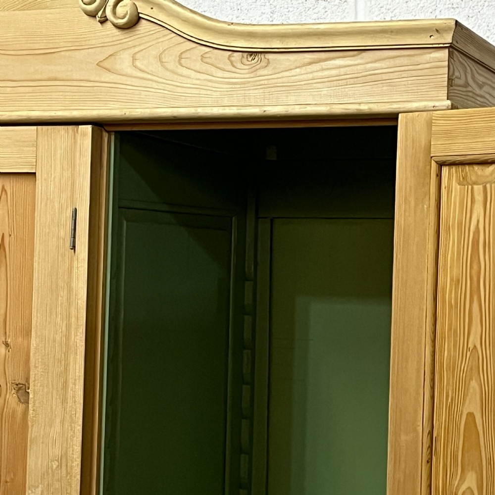 German 1930’s Pine Triple Wardrobe (Dismantles) View XI
