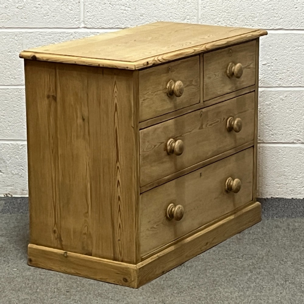 Small Edwardian Pine Chest Of Drawers (Y6456B) View II