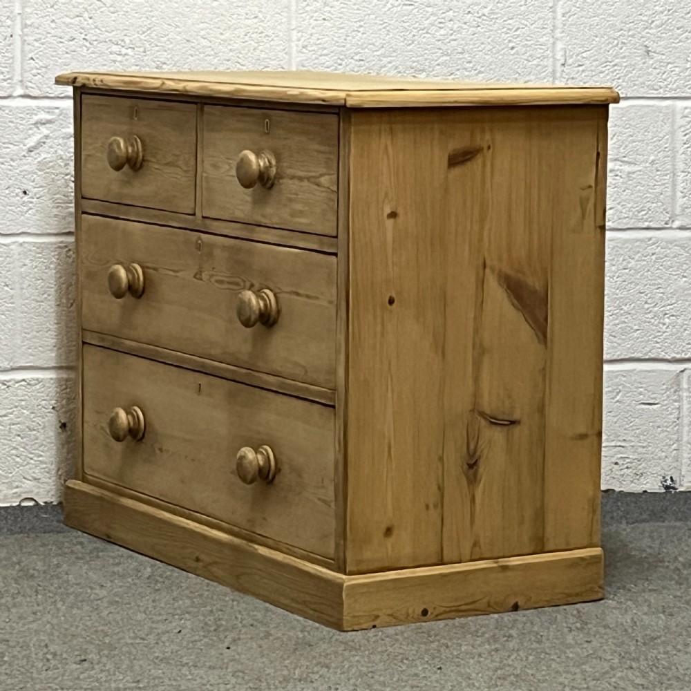 Small Edwardian Pine Chest Of Drawers (Y6456B) View III