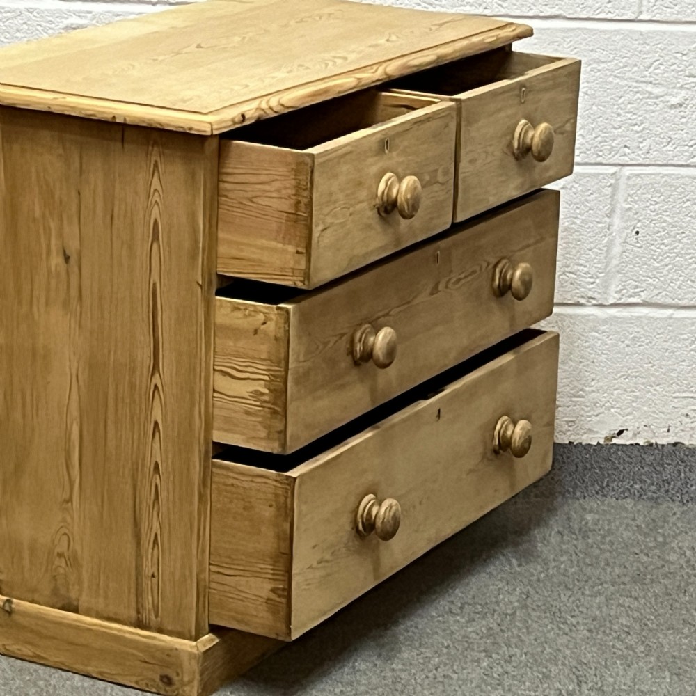 Small Edwardian Pine Chest Of Drawers (Y6456B) View IV