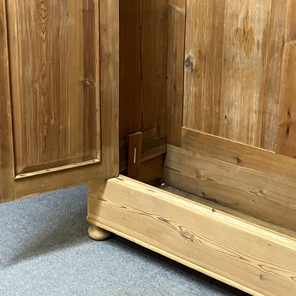Antique Pine Double Wardrobe (Dismantles) View VIII