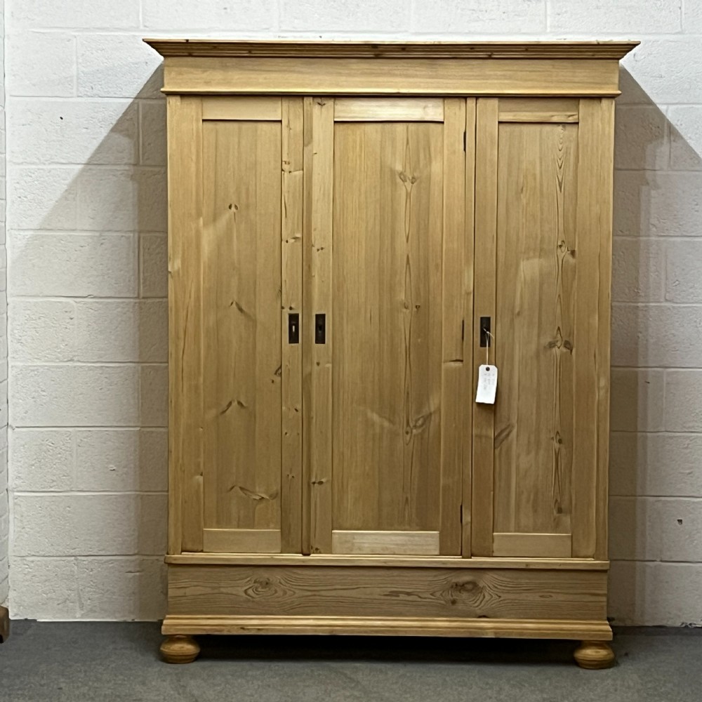Antique Pine Triple Wardrobe (Dismantles)