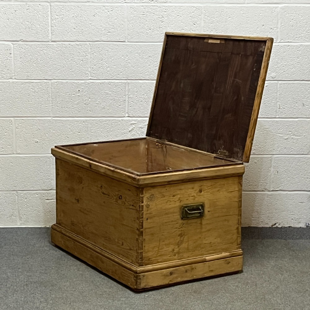 Very Deep Old Pine Carpenters Box View VI