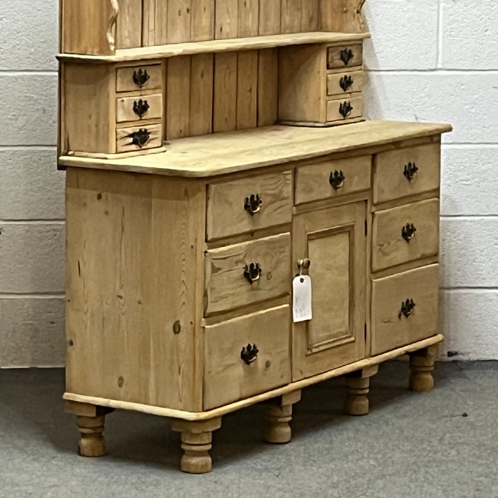 Beautiful Edwardian Pine Welsh Dresser With Drawers View VII