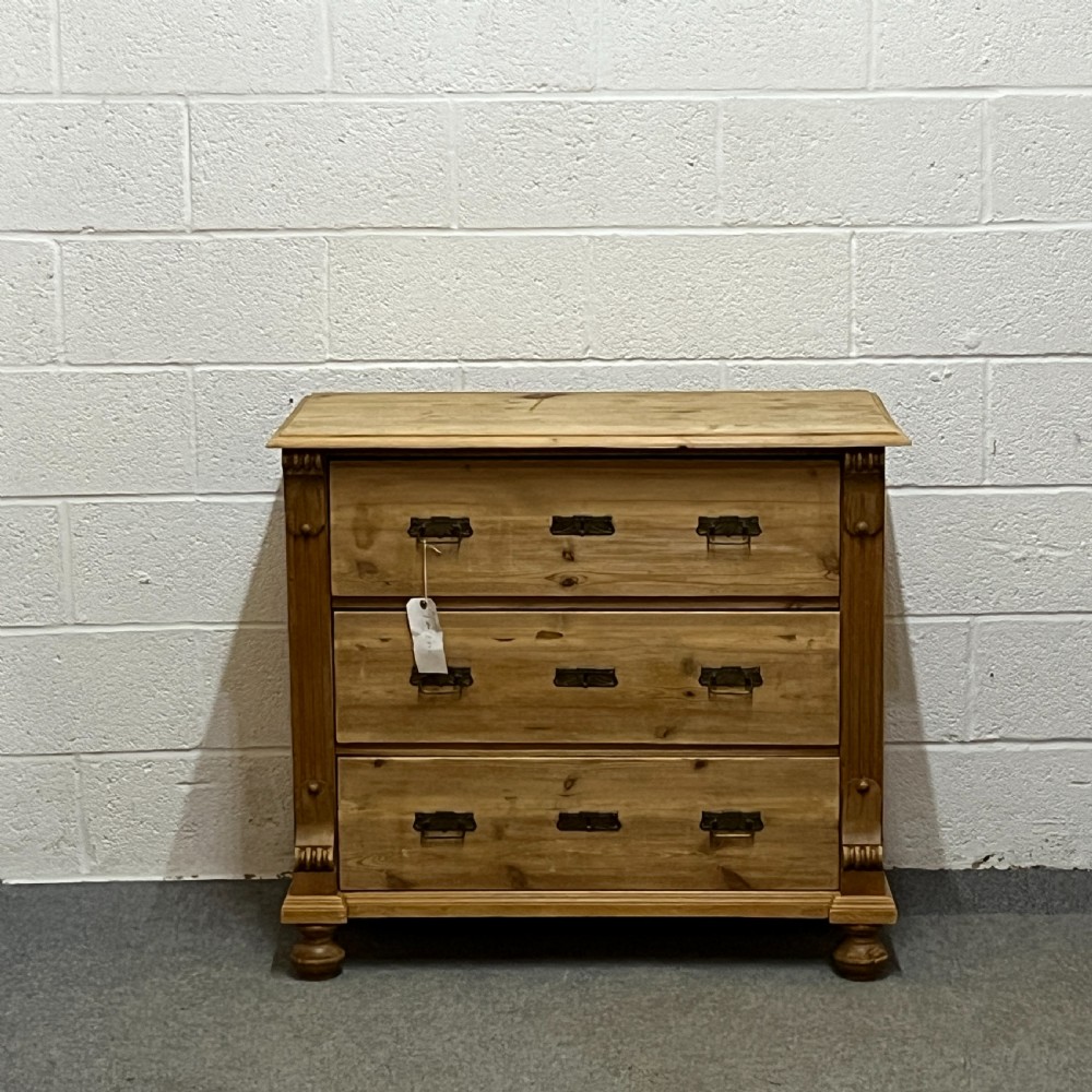 Small Old Pine Chest Of 3 Drawers 