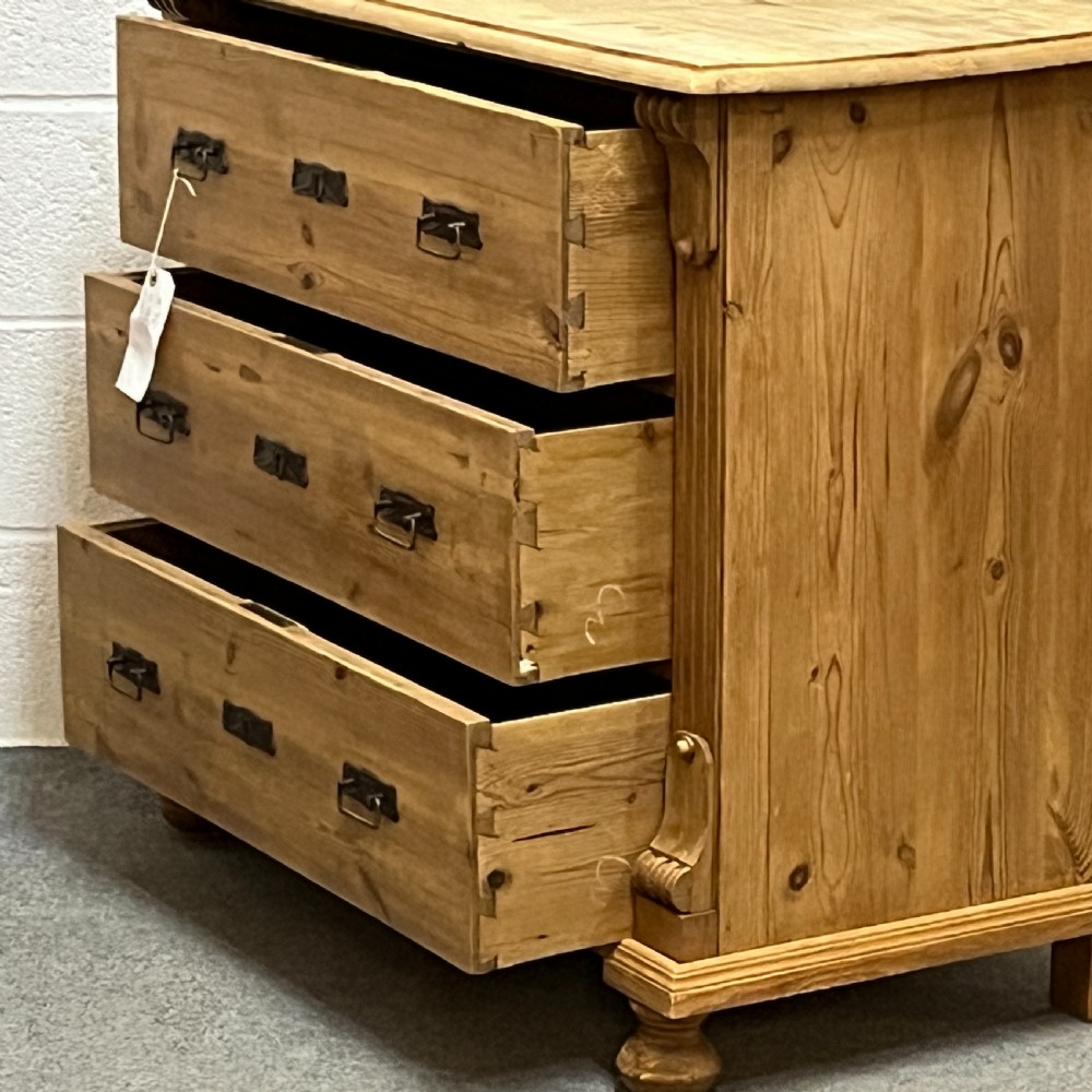 Small Old Pine Chest Of 3 Drawers  View IV