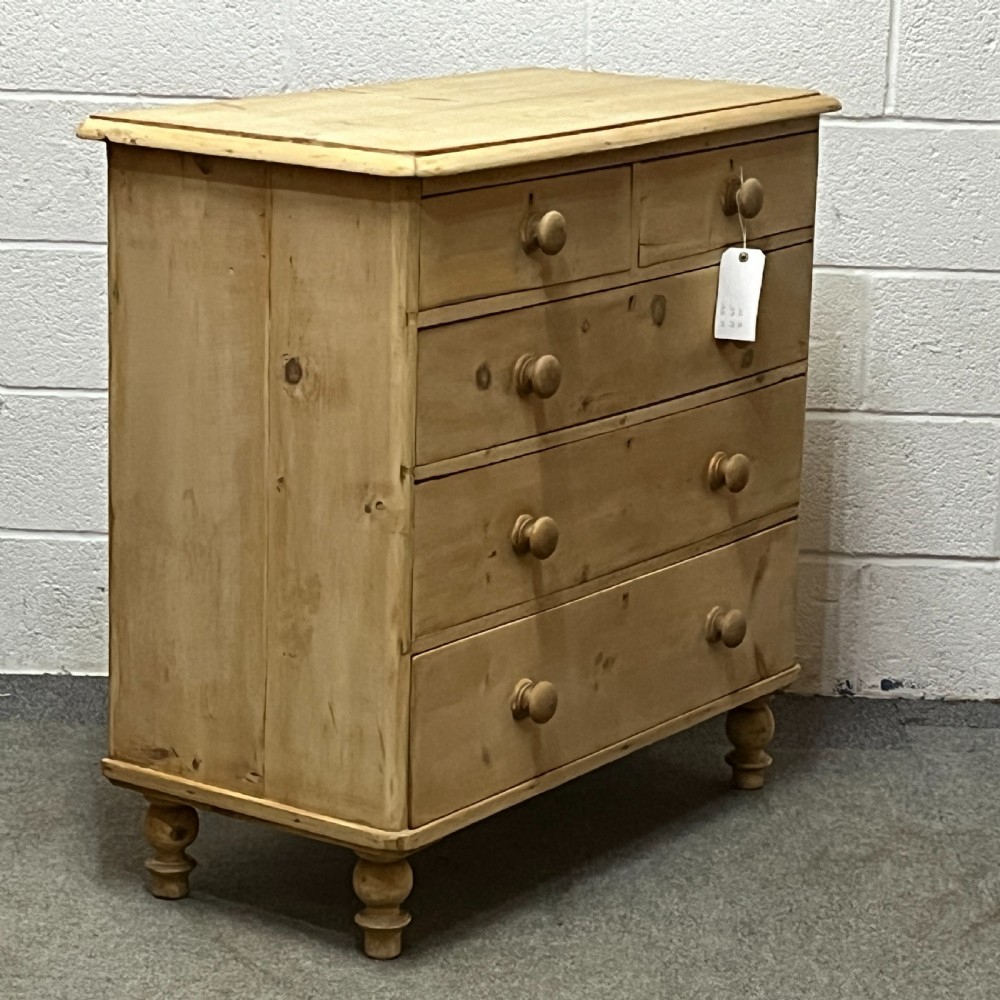 Victorian Pine Chest Of Drawers View II