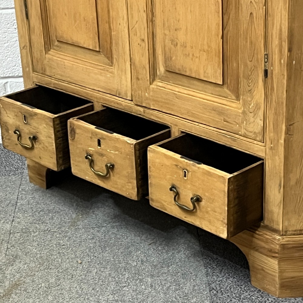 Large Georgian Pine Corner Cupboard View VII