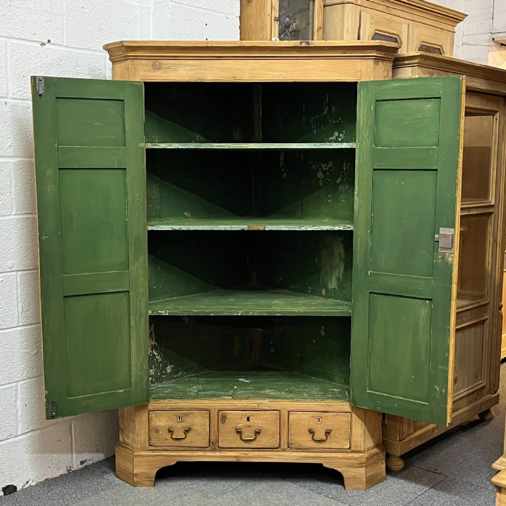 Large Georgian Pine Corner Cupboard View VIII