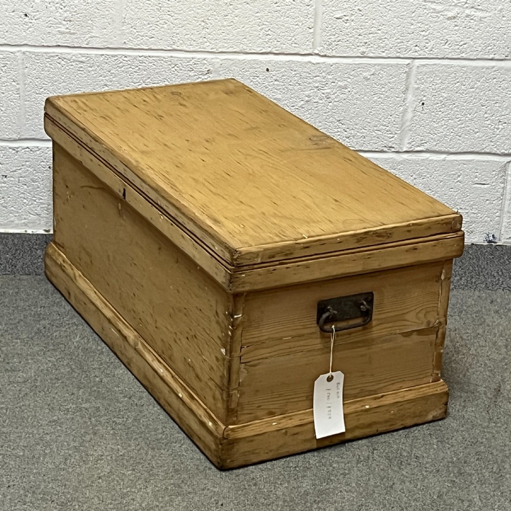 Old Pine Blanket Chest View III