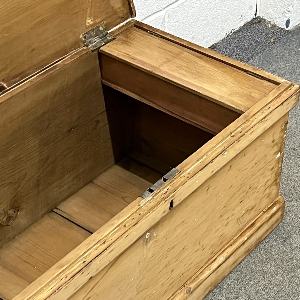 Old Pine Blanket Chest View VII