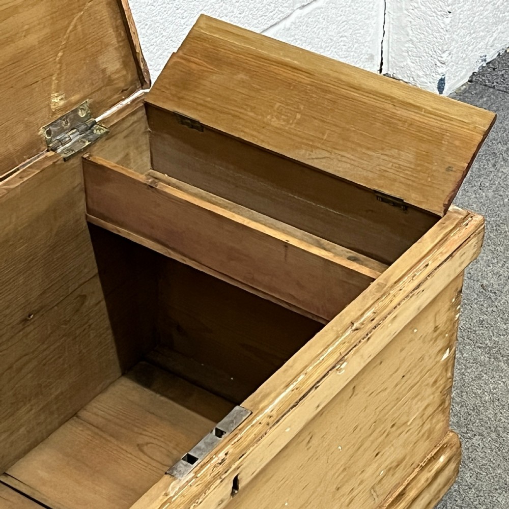 Old Pine Blanket Chest View VIII