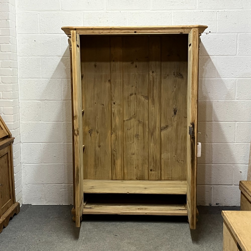 Small Old Pine Wardrobe View VII
