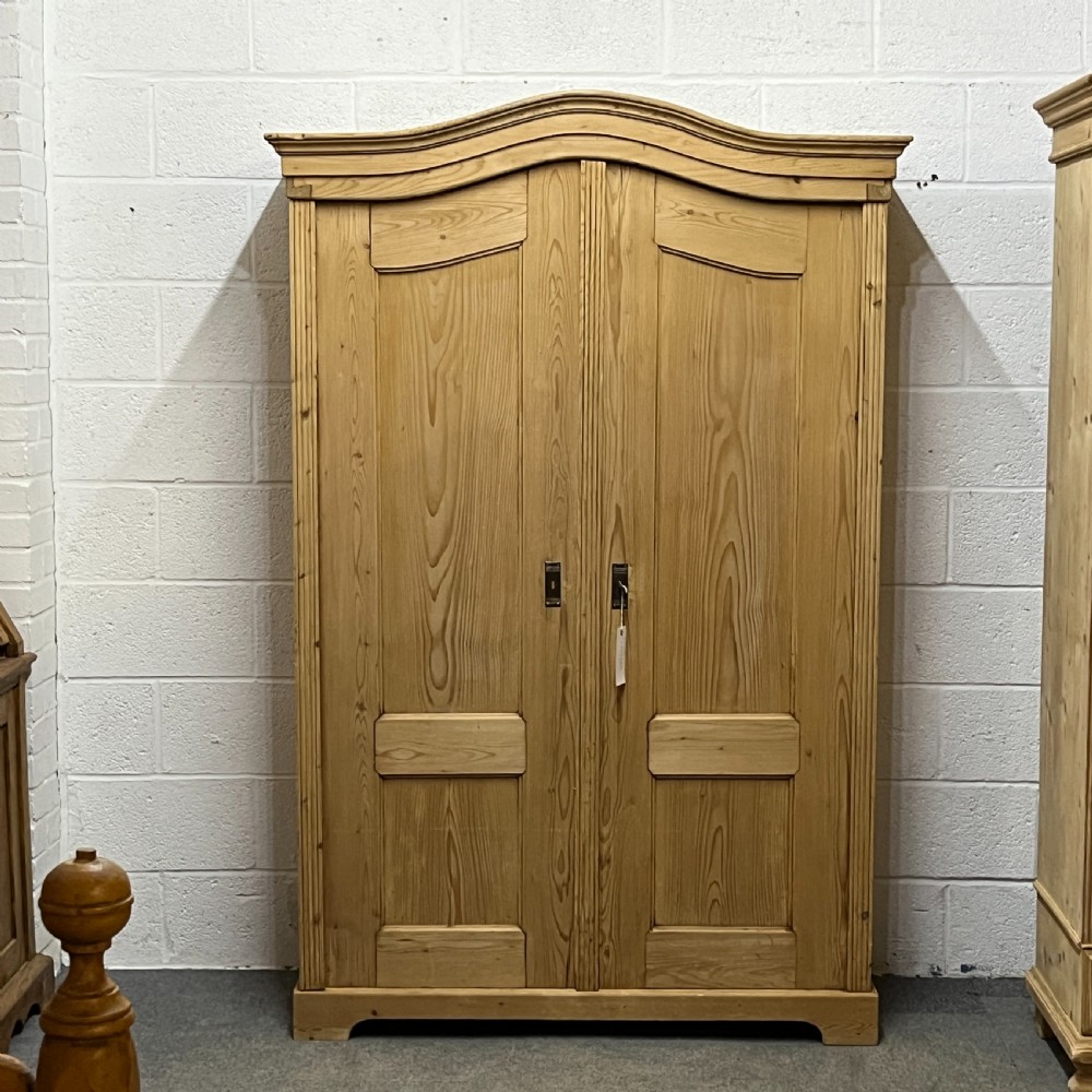 Large Antique Pine Arched Top Children's Wardrobe (Dismantles)