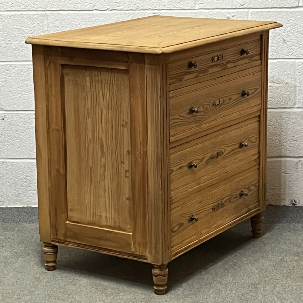 Old Pine 4 Drawer Chest Of Drawers View III