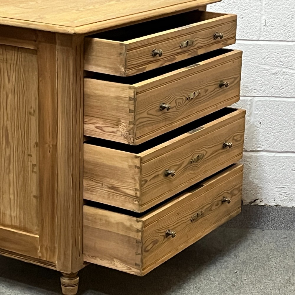 Old Pine 4 Drawer Chest Of Drawers View IV