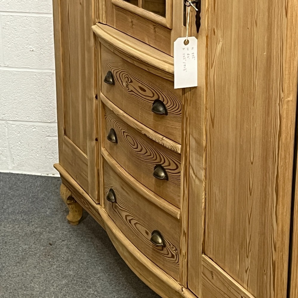 Large Antique Pine Bedroom Unit With Drawers  View VIII