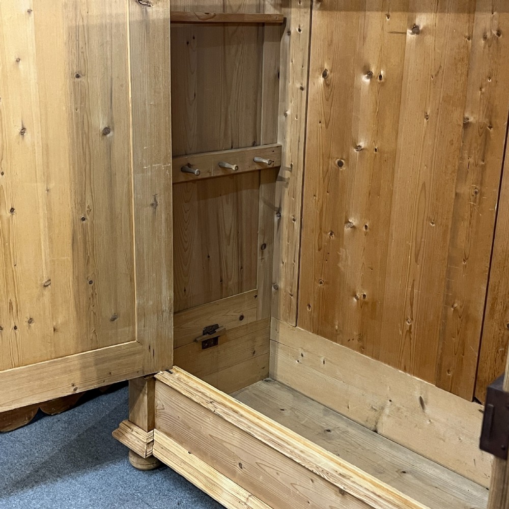 Large Double Antique Pine Wardrobe (Dismantles) View XI