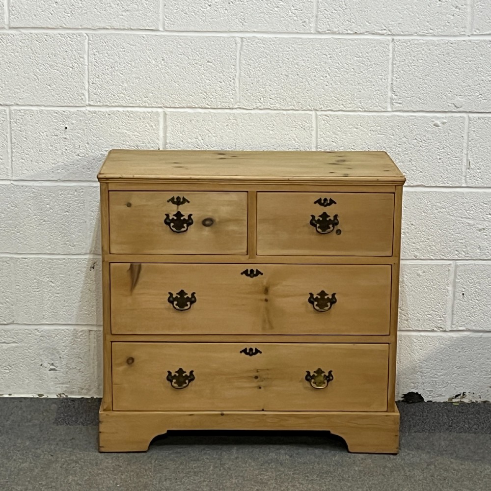 Small Late Victorian Pine Chest Of Drawers