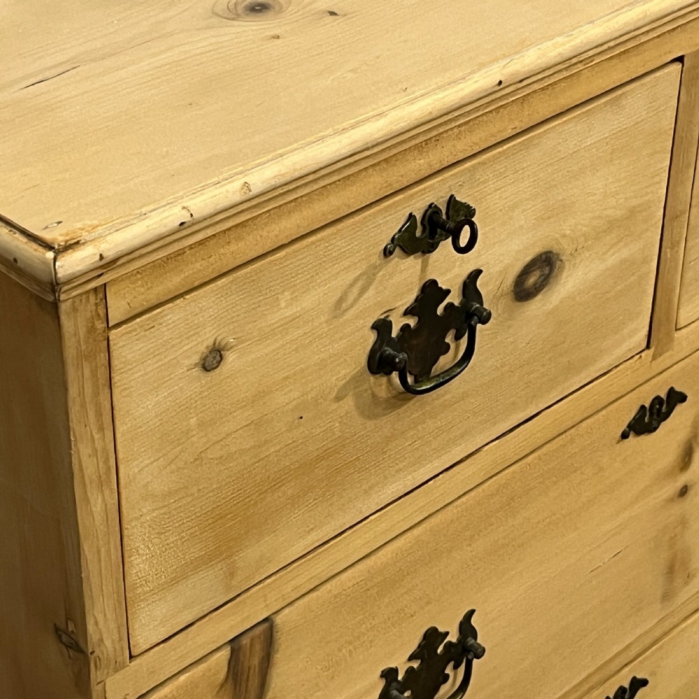 Small Late Victorian Pine Chest Of Drawers View II