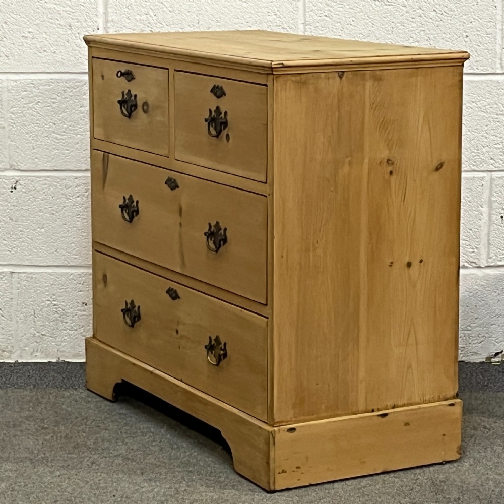 Small Late Victorian Pine Chest Of Drawers View V