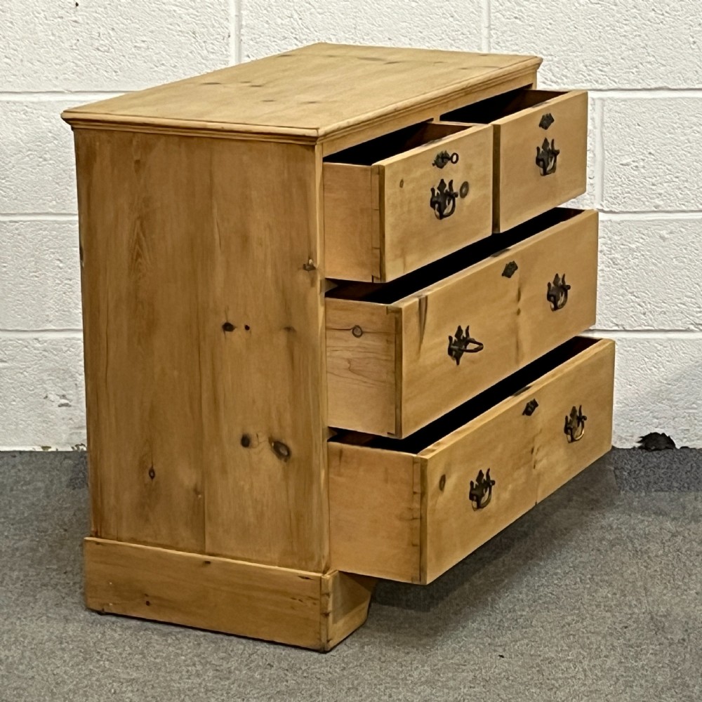 Small Late Victorian Pine Chest Of Drawers View X
