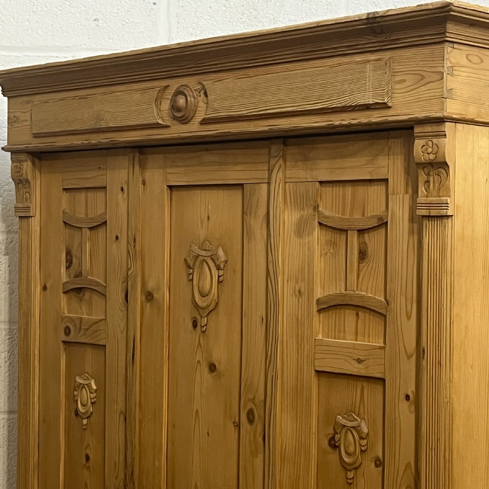 Small Antique Pine Double Wardrobe (Dismantles) View VII
