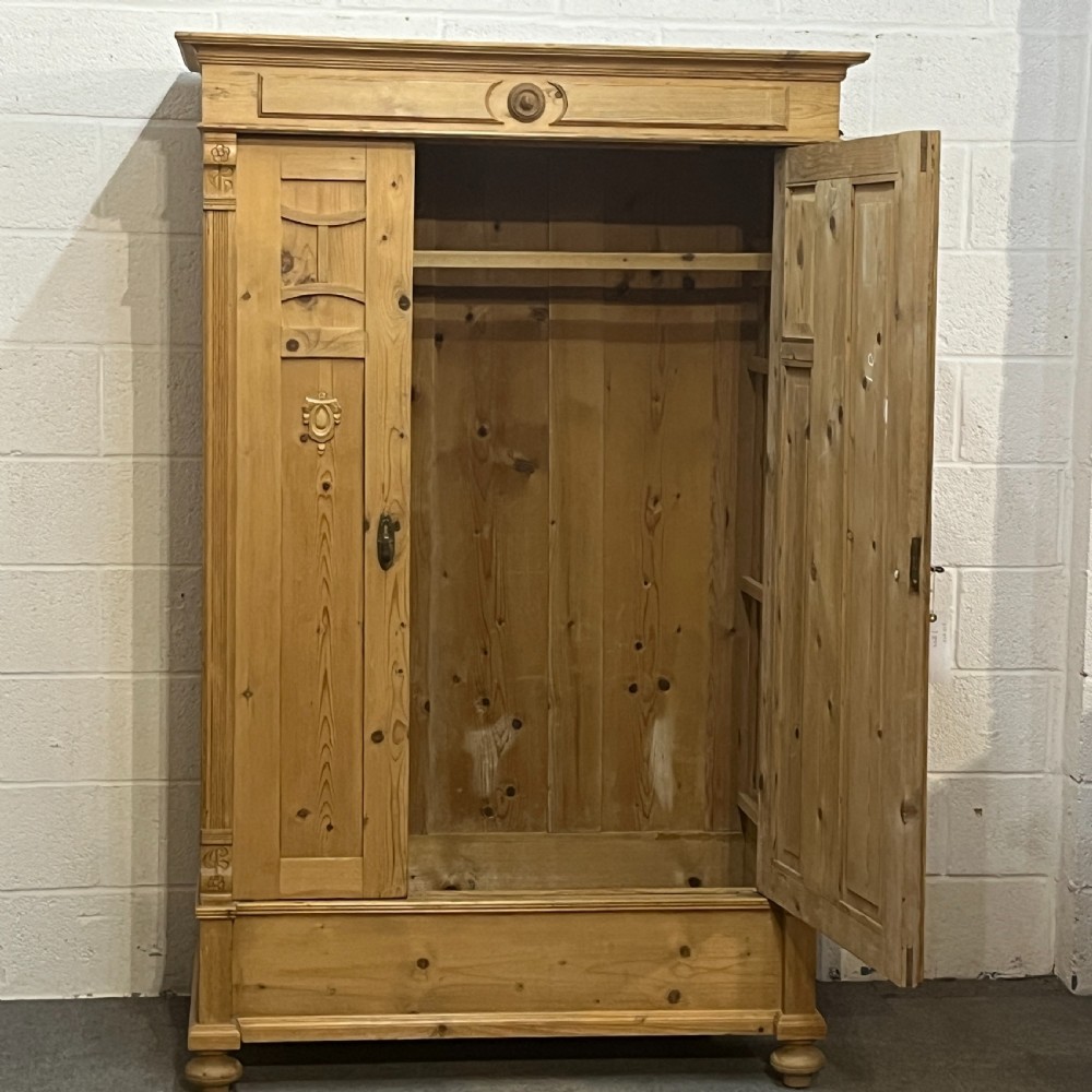 Small Antique Pine Double Wardrobe (Dismantles) View XI