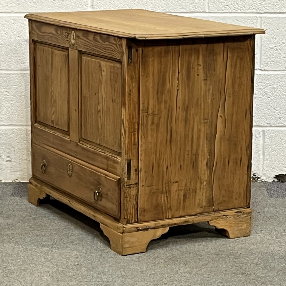 Small Georgian Pine Mule Chest View III
