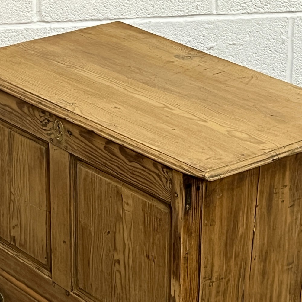 Small Georgian Pine Mule Chest View X