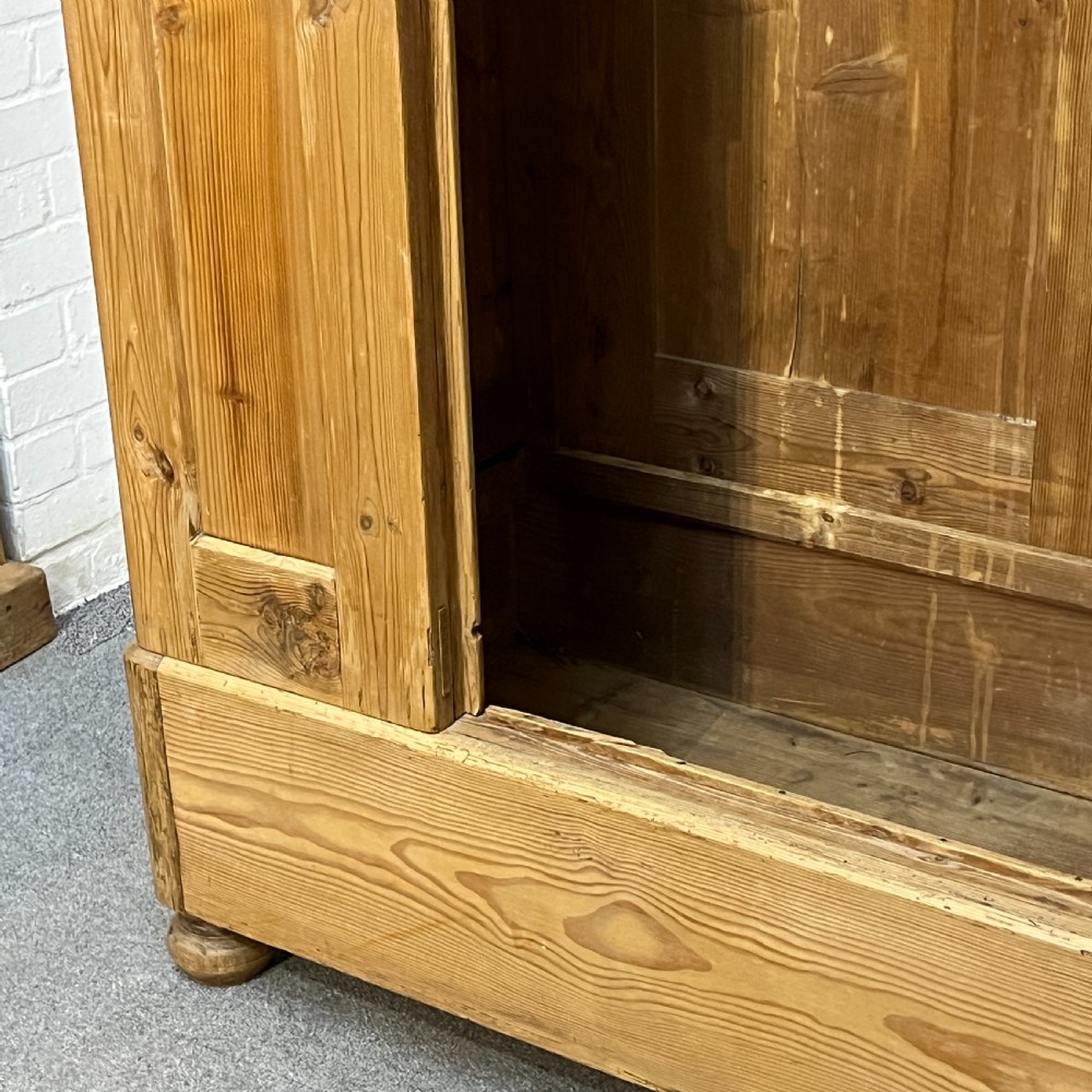 Late 19th Century Antique Pine Wardrobe (Dismantles) View VII