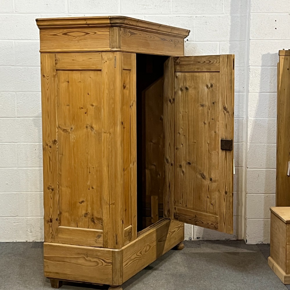 Late 19th Century Antique Pine Wardrobe (Dismantles) View IX