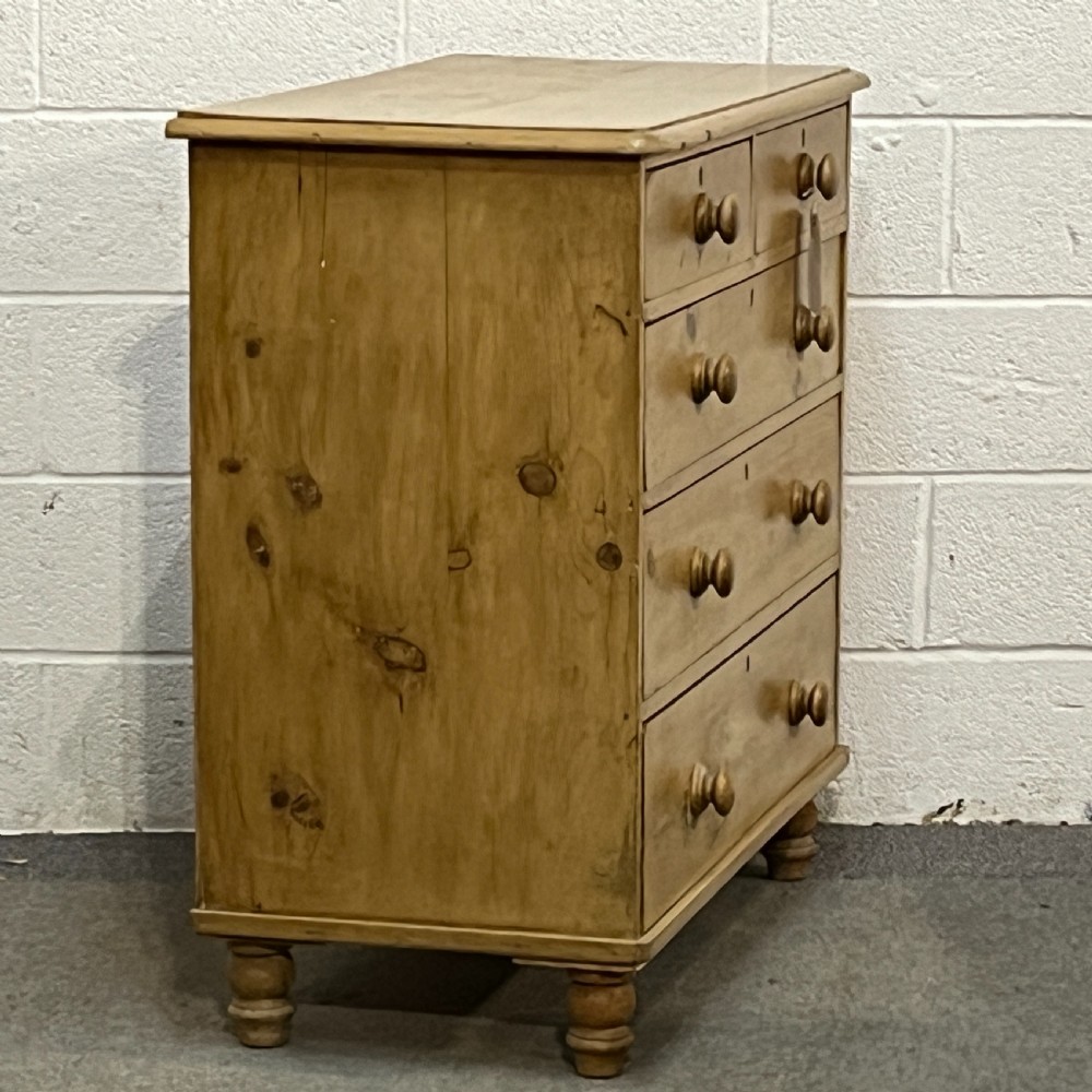Victorian Pine Chest Of Drawers View III