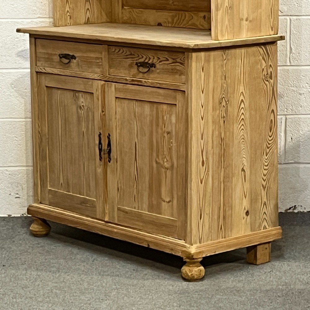 1930’s Glazed Pine Dresser View V