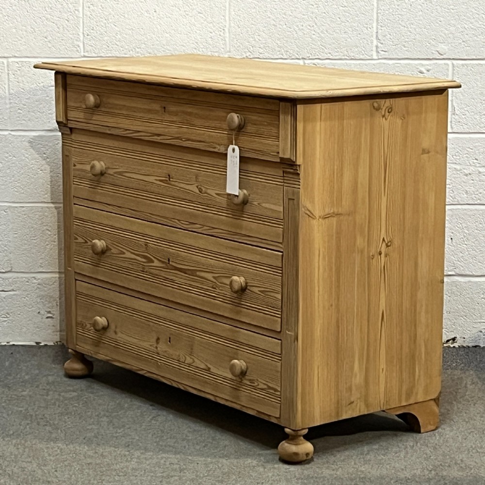 4 Drawers Antique Pine Chest Of Drawers View II