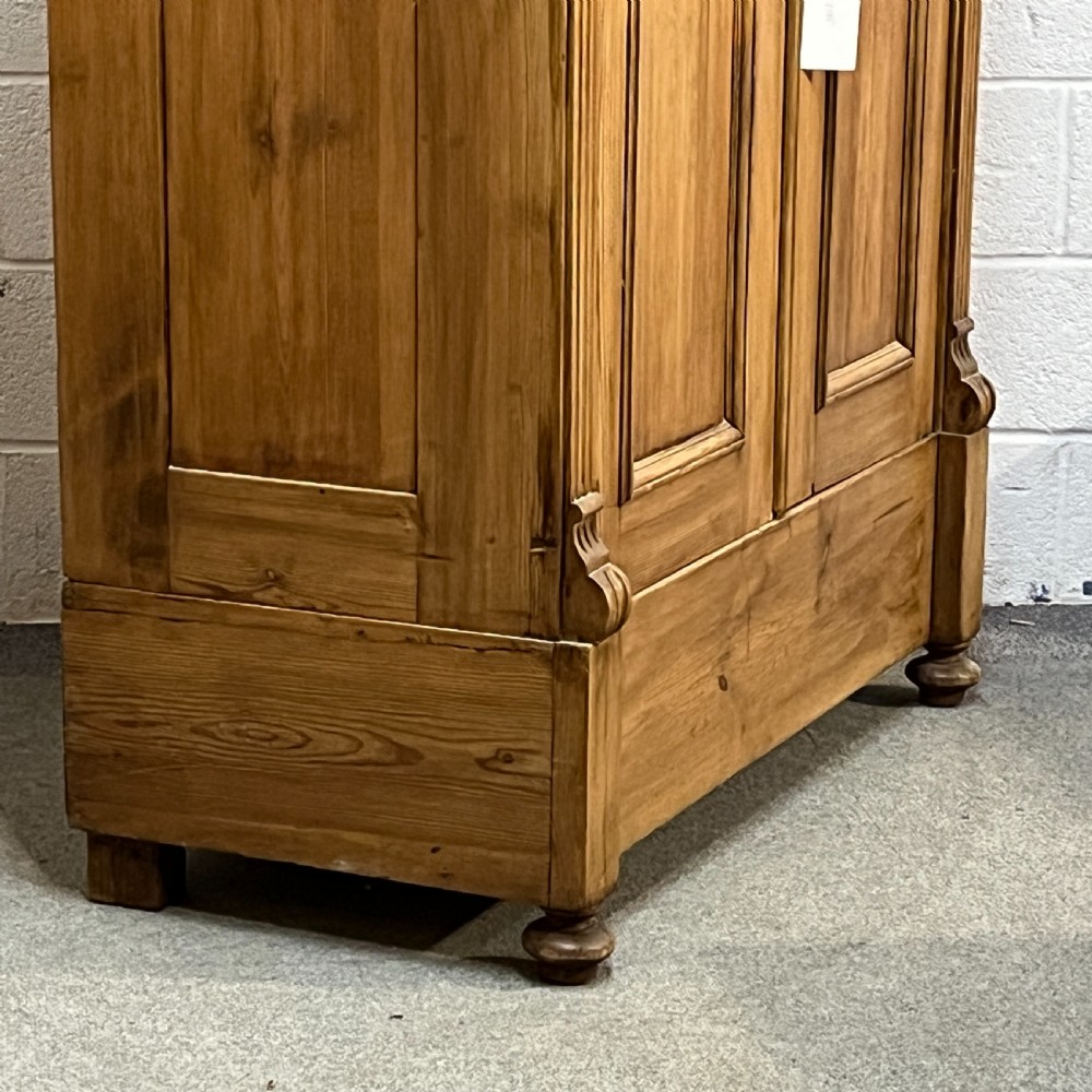 Small Double Antique Pine Wardrobe (Dismantles) View V