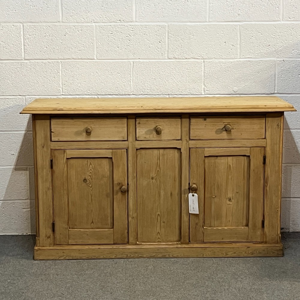 Large Old English Pine 3 Drawer Sideboard