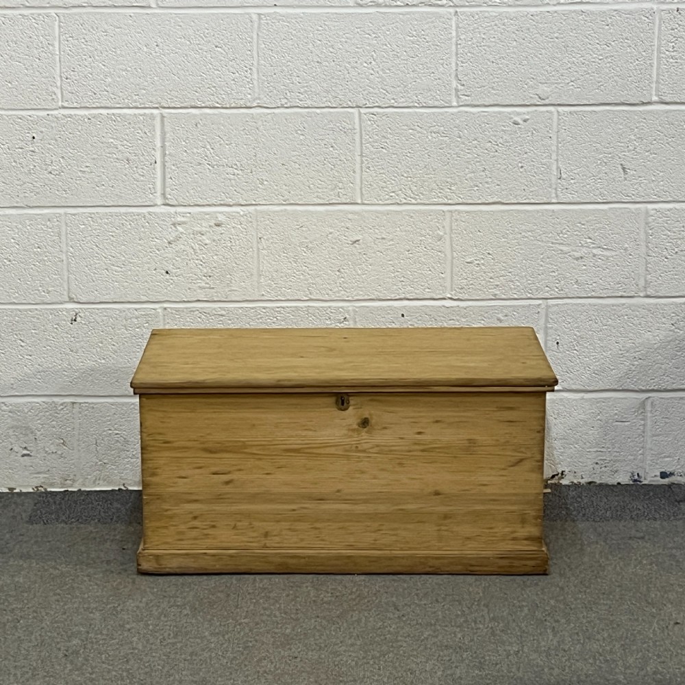 Small Victorian Pine Flat Top Blanket Chest 