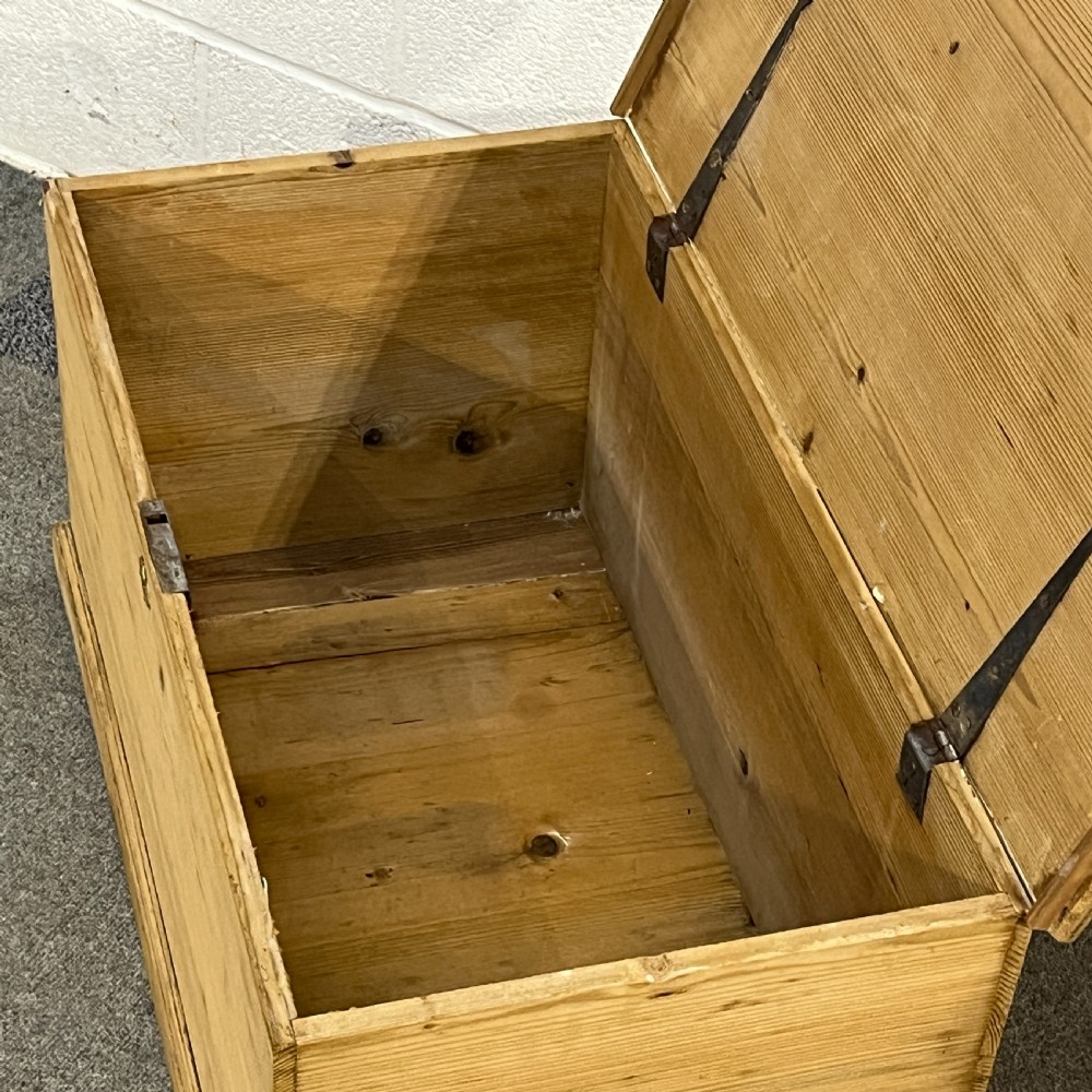 Small Victorian Pine Flat Top Blanket Chest  View V