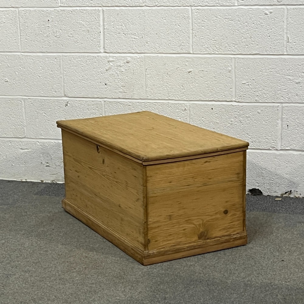 Small Victorian Pine Flat Top Blanket Chest  View VII